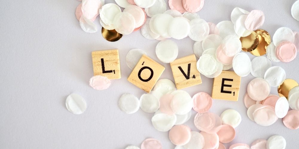 INSCRIPTIONS QUI RÉGÉNÈRENT L’ÉNERGIE AMOUREUSE ET ACTIVENT L’ÉNERGIE DE VÉNUS